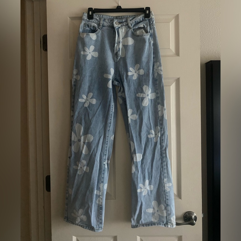 SHEIN Jeans With Flowers